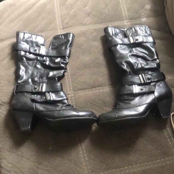 Woman’s high heel shoes and boots like brand new and sandals - Picture 4 of 4